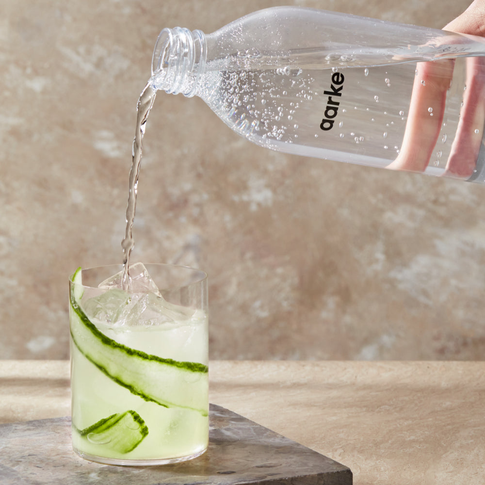 Making sparkling water cucumber mint cocktail with Aarke sparkling water